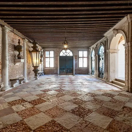 Appartamento Palazzo Gradenigo *